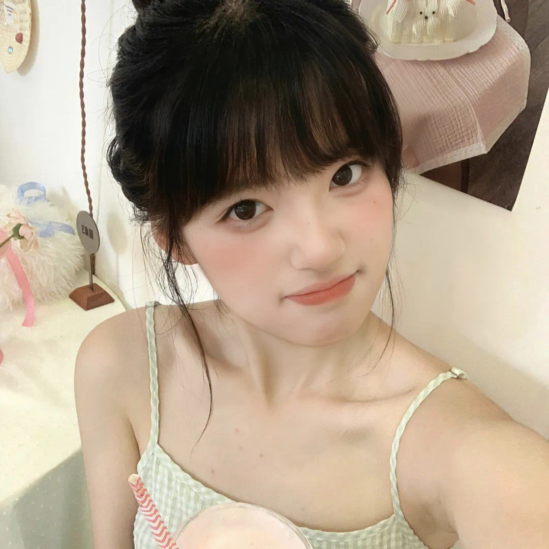 𝗪𝗲𝗖𝗵𝗮𝘁  | 氛围感女生头像 | 小众女生头像｜女生头像｜氛围