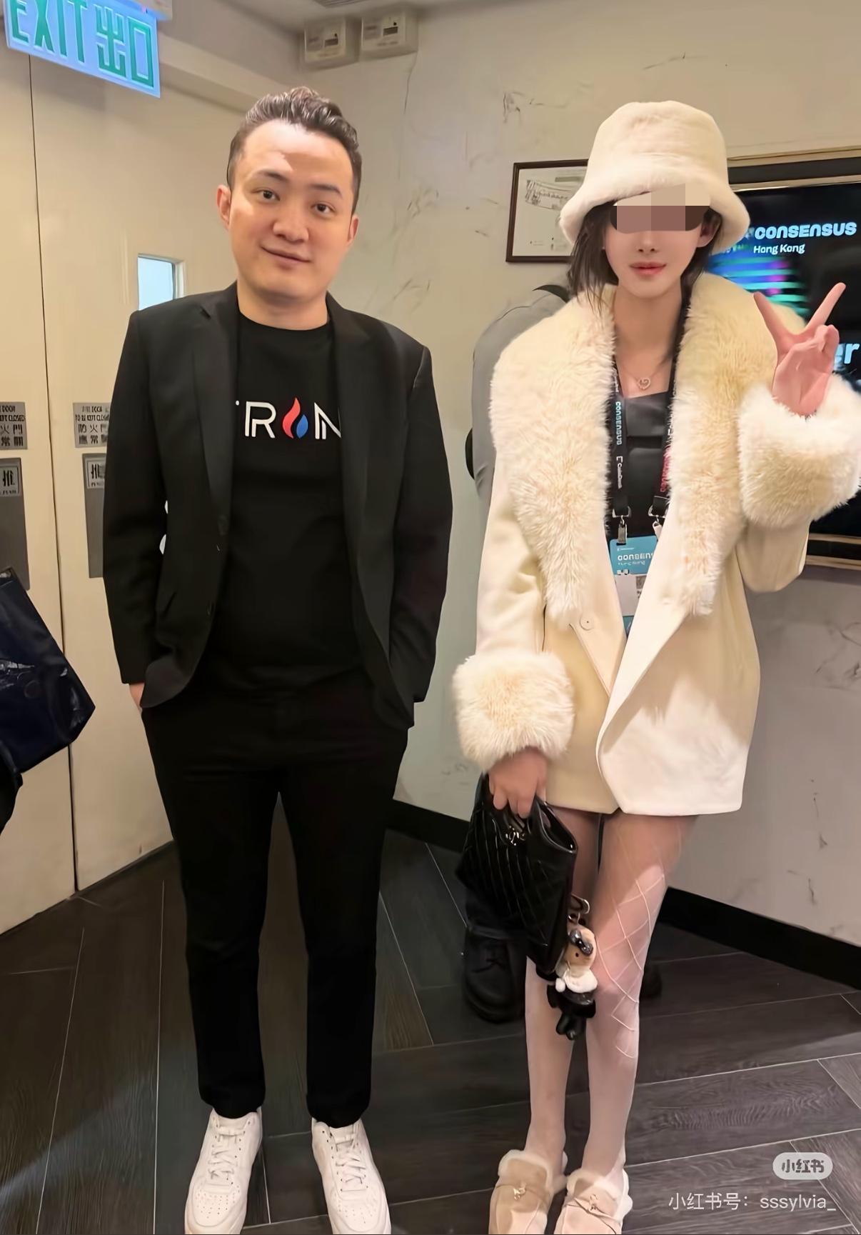 我个人看法，这个5000万美金啊，太值钱了，2.5吨的重量。
感情的事谁都难处理