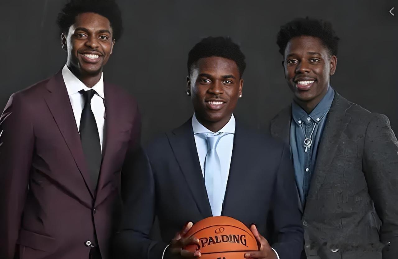 真的假的？要能换来他，火箭队就真的可以憧憬总冠军了！
近日，老鹰队前名宿蒂格在接