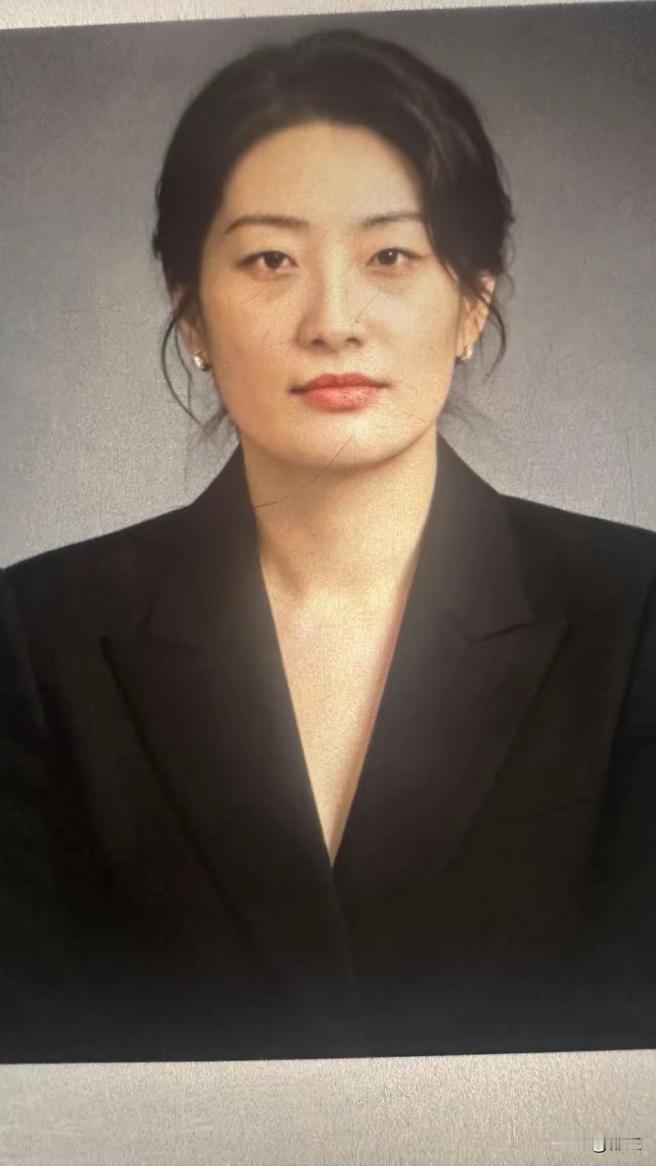 宗馥莉还是不要再搞内斗的好，毕竟宗庆后把娃哈哈企业做大，也有杜建英的一份功劳，加