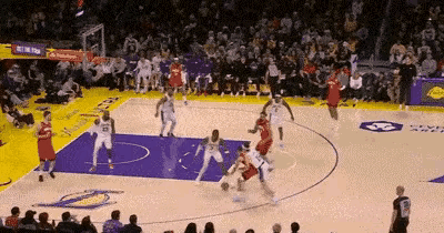 里夫斯真的没防守，还是赶紧交易得了，浪费詹姆斯快攻体力。不过，不得不说詹姆斯在与