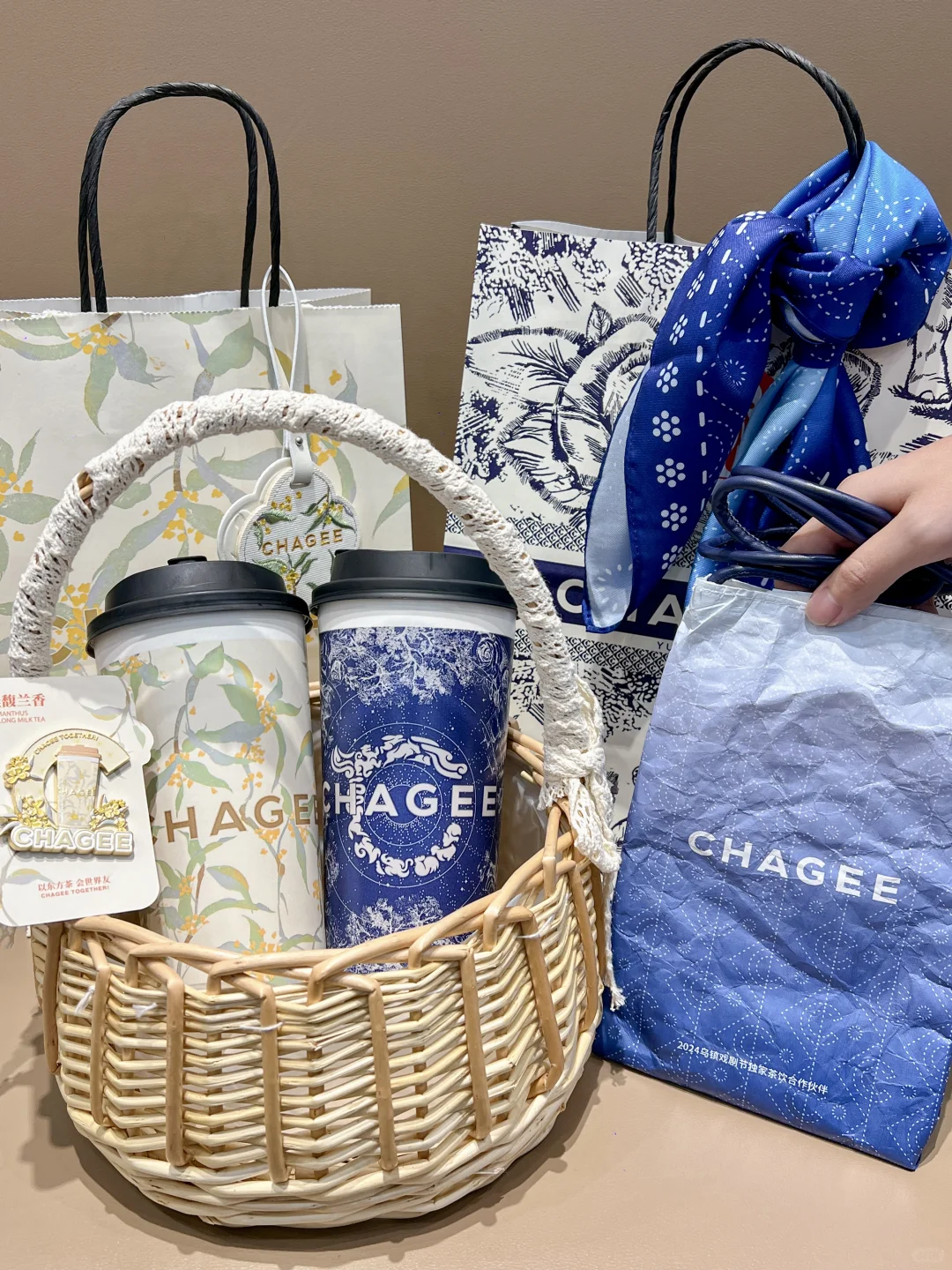 霸王茶姬好戏入梦💙乌镇戏剧节新周边！！