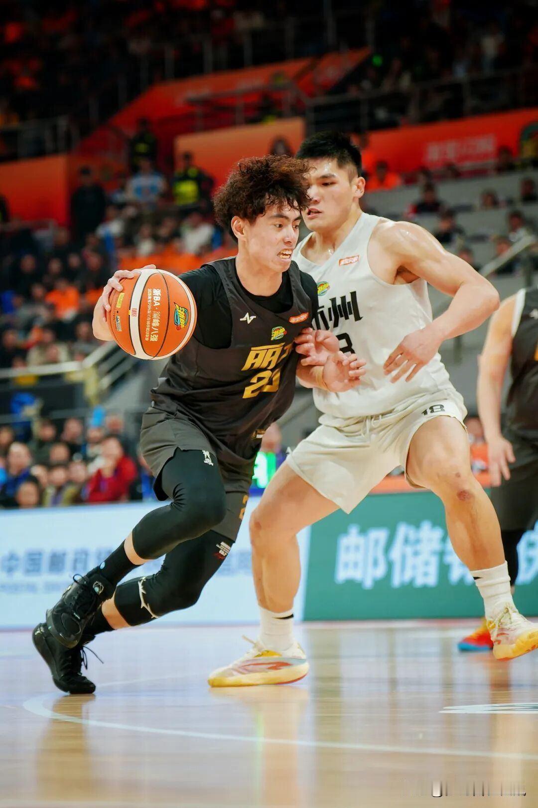 浙BA丽水队，好一场荡气回肠的胜利！
在所有人都认为系列赛将画上句号时，倪豪凯用