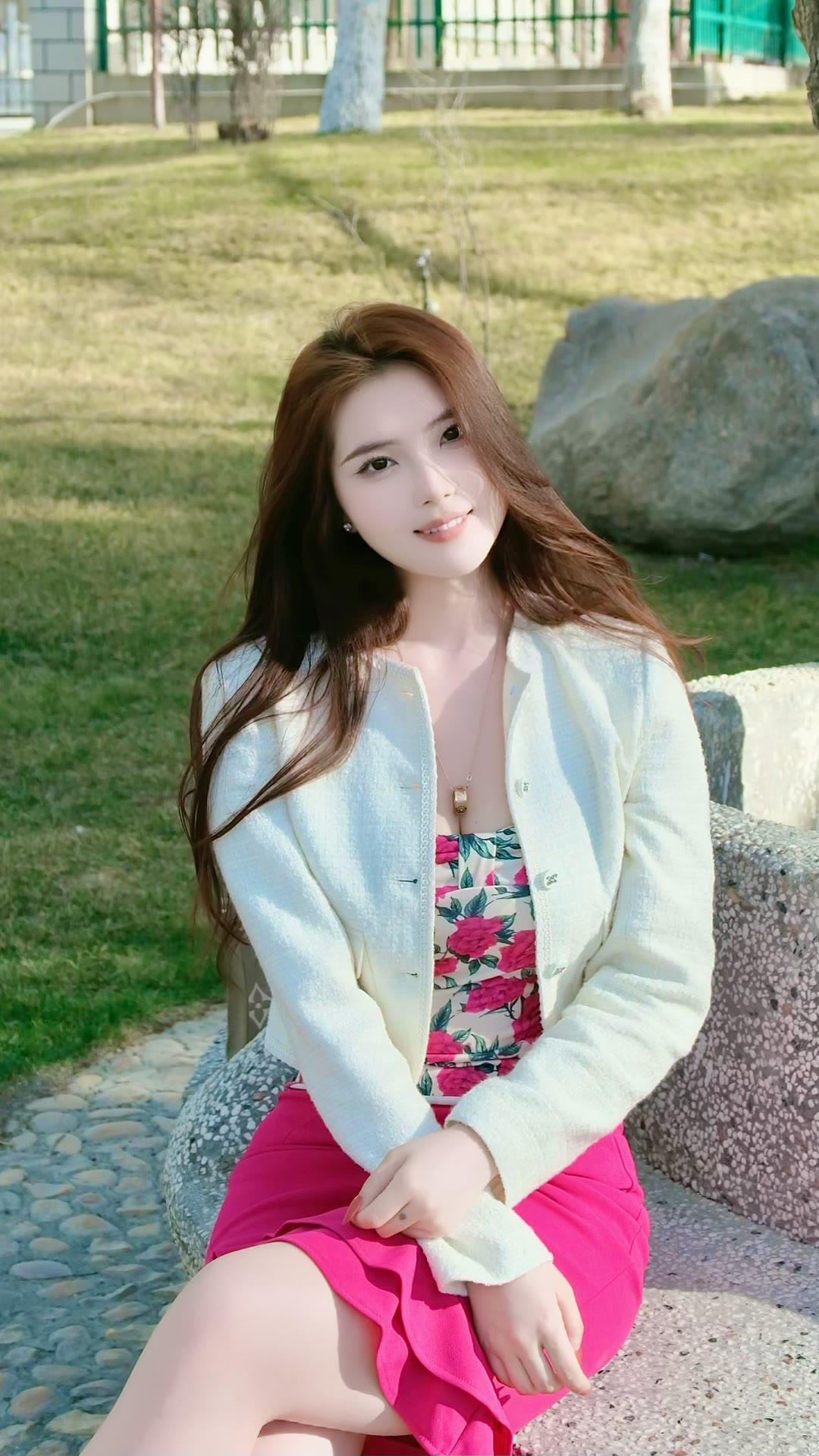 爱生活这件事，永远来得及！清纯甜美的样子漂亮吗 什么样的女人算自然美 美女究竟能
