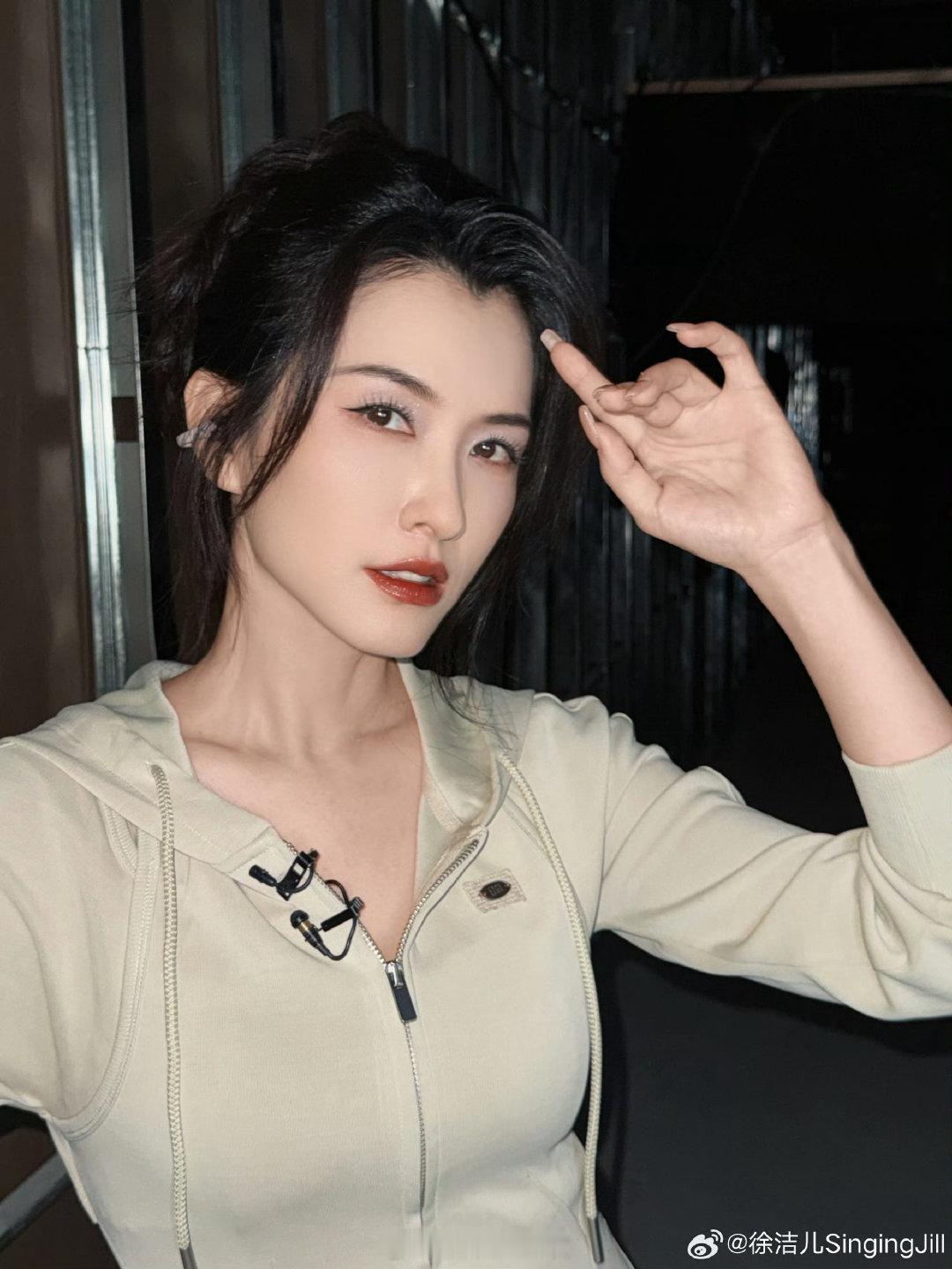 徐洁儿浪姐从第一到一般太虐了乘风2026徐洁儿浪姐“从第一到倒数”，全程太虐了努