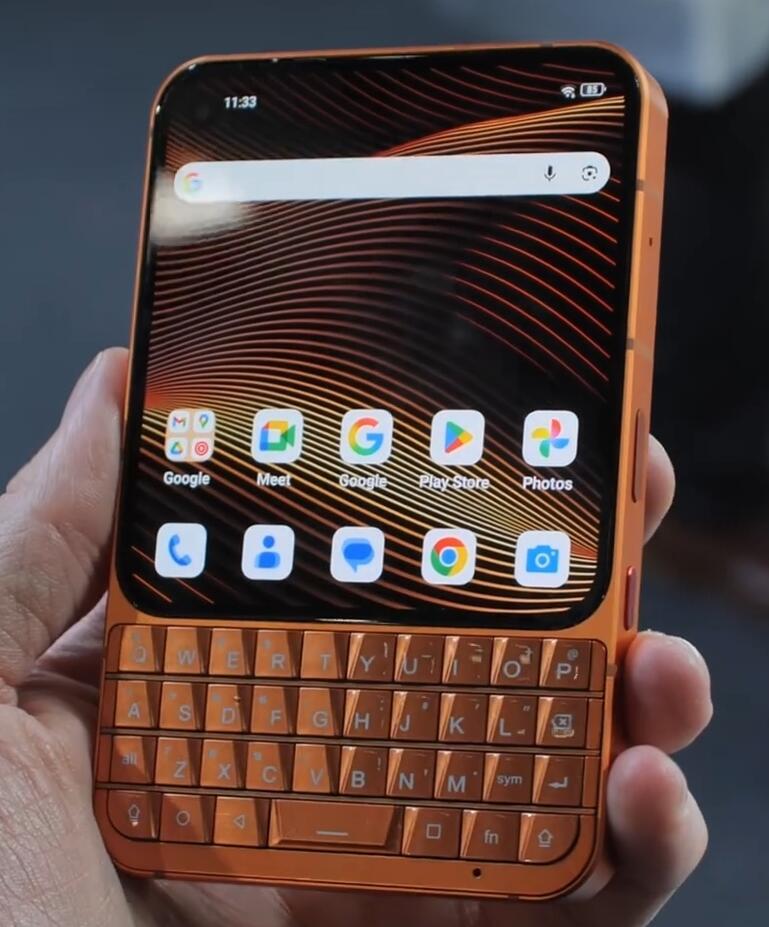 Unihertz品牌的推出的叫Titan2Elite的手机，使用黑莓键盘，支持滑