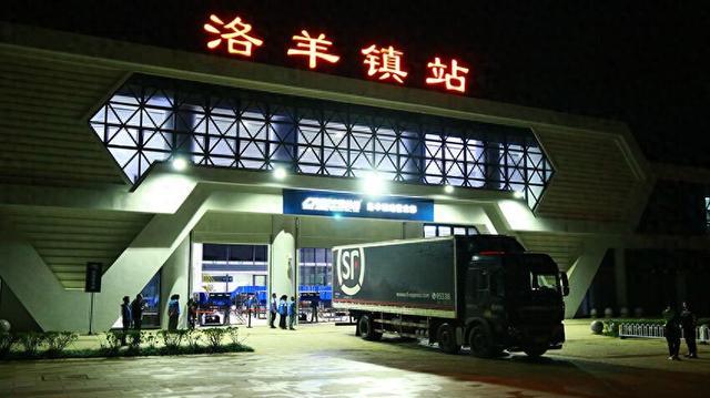 昆明洛羊镇火车站发生事故，致11人遇难

今天（11月27日）凌晨，昆明洛羊镇火