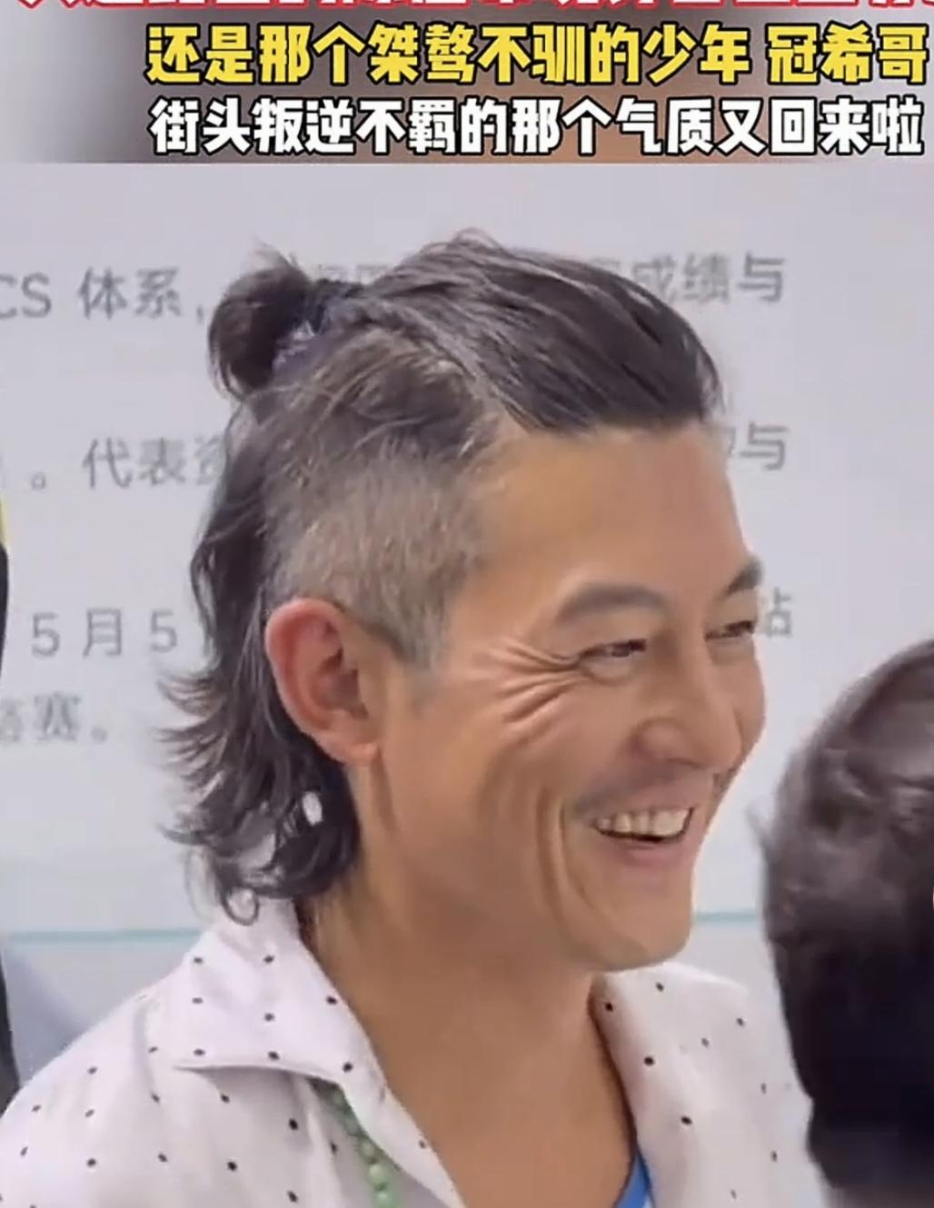 长得太帅也不好。
陈冠希就是因为太帅了，那些女人见了他都想跟他那个，然后他就透支