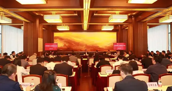 区委常委会（扩大）会议召开，传达学习习近平总书记考察上海重要讲话精神以及市委常委会扩大会议精神
