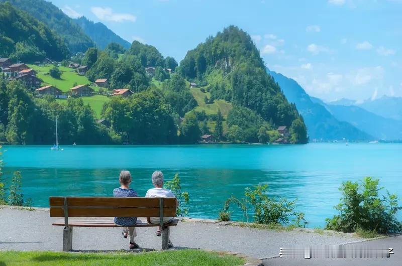 你会选择哪种退休生活模式 退休生活模式的选择，就像开盲盒，各有各的精彩。我可能会