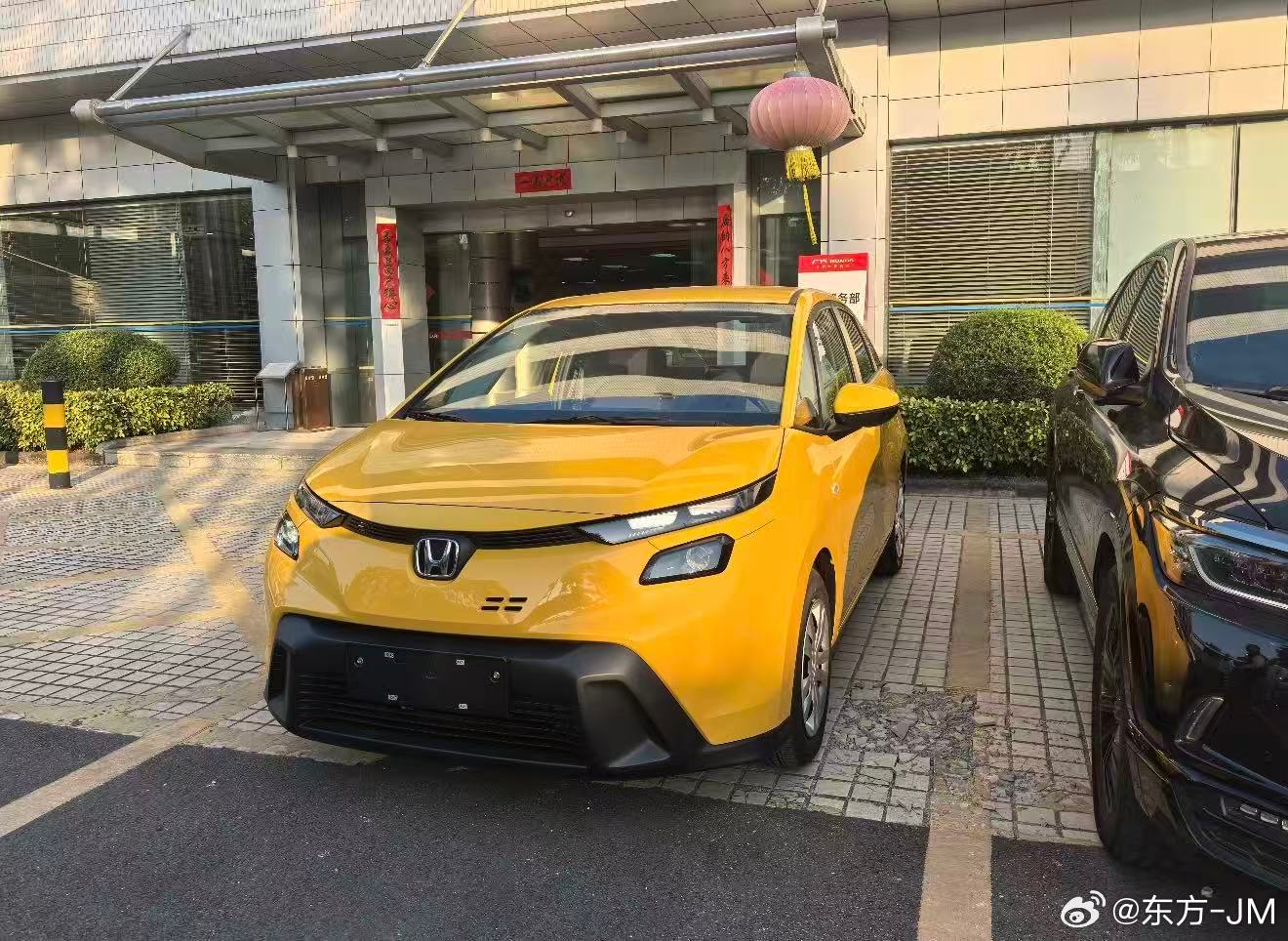 本田飞度 即将上市的最新款只有三个颜色，黄色、白色、蓝色，该选哪个颜色不需要多说