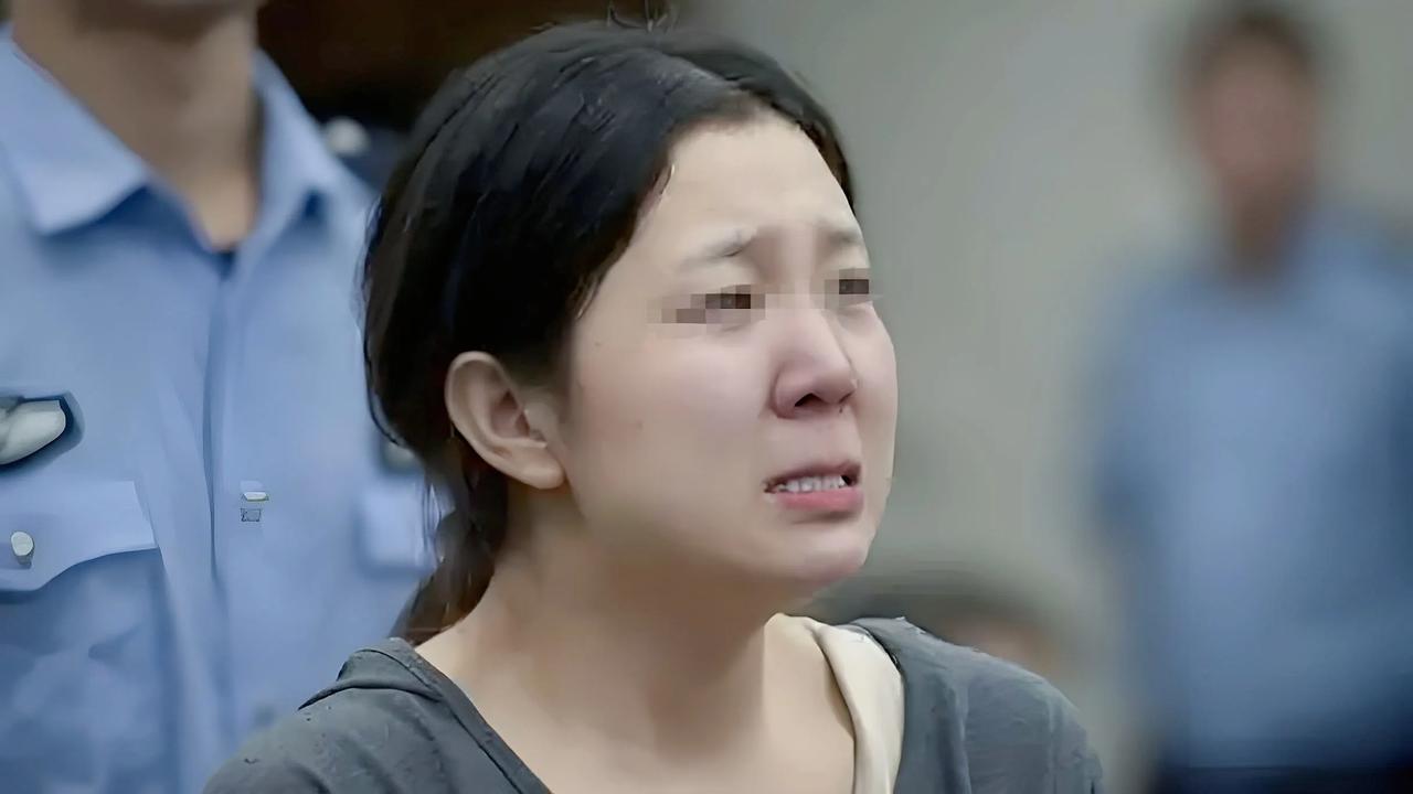 女子是大学教授，12岁的儿子老是装病不愿上学，她觉得自己和丈夫是人中龙凤，儿子这