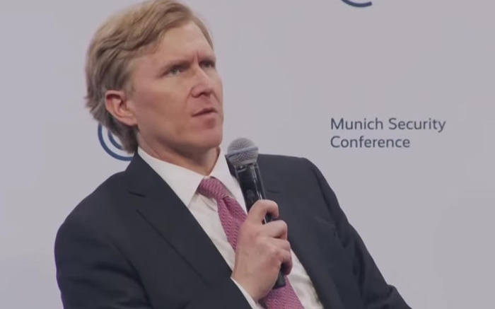 美国国防部副部长科尔比近日在慕尼黑安全会议上表示，美国希望与中国建立稳定且相互尊