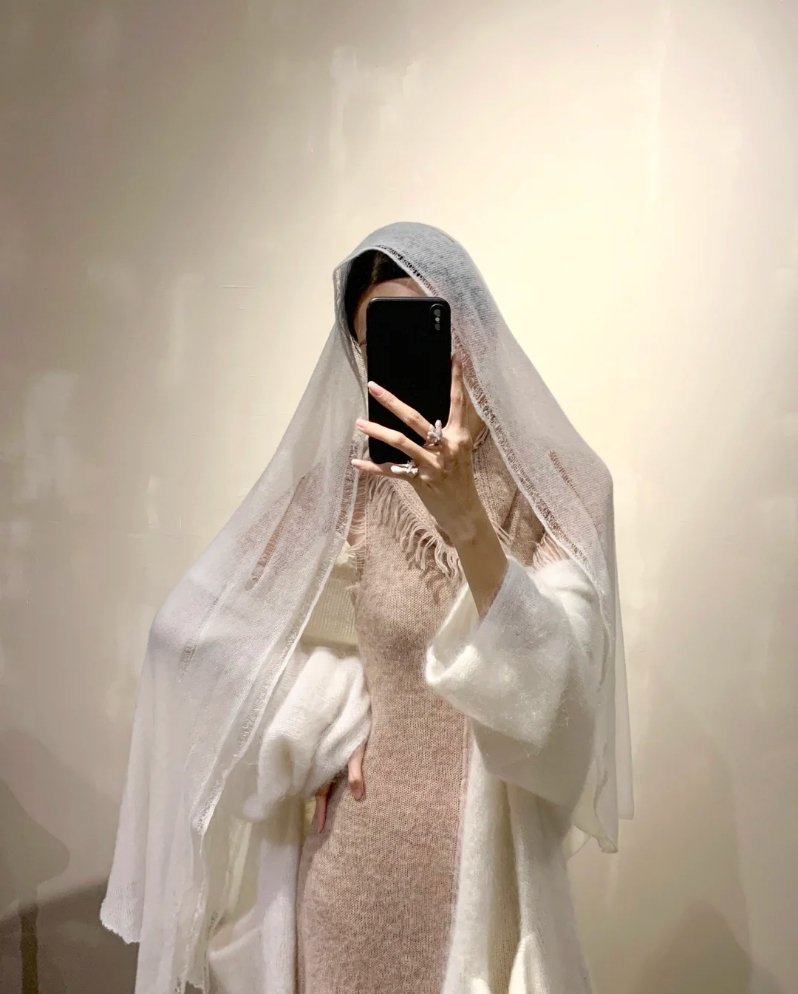 有些人的出现 只是让你成长 有些故事 只合适收藏  终有一别 也别辜负相遇 . 