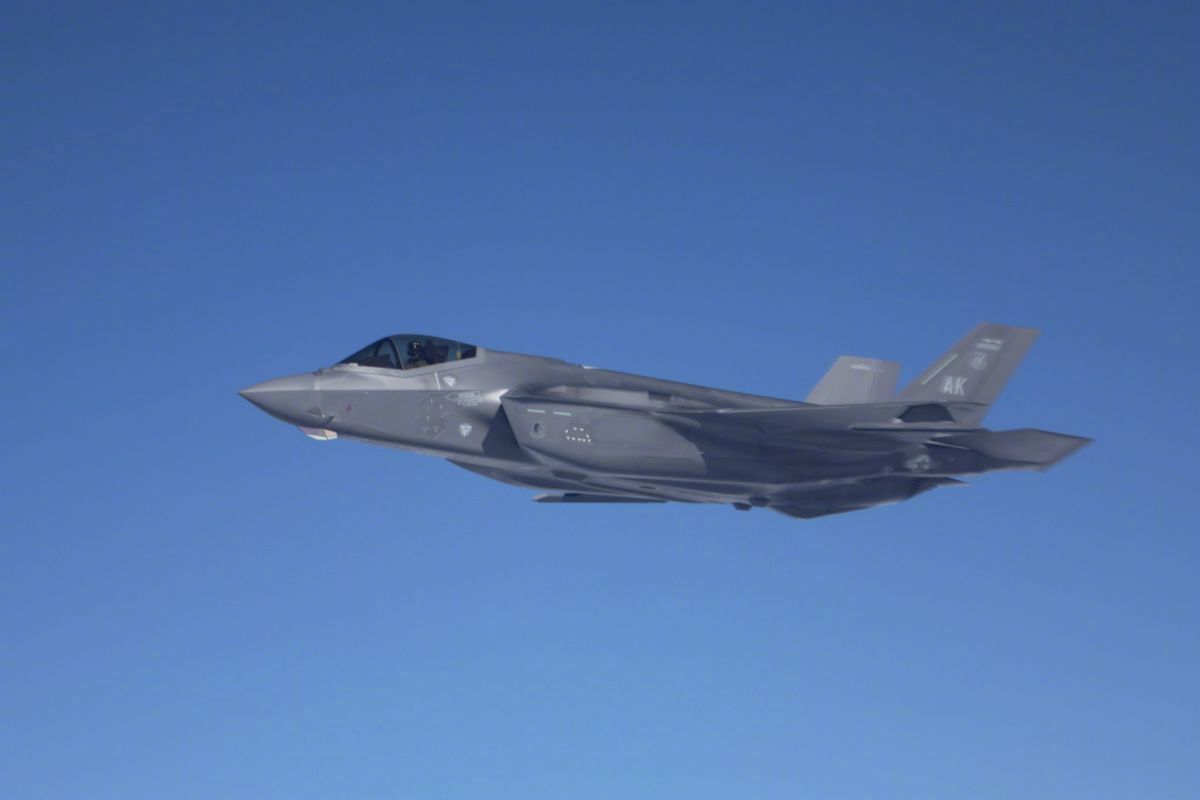 #美国最强战机生不逢时#【美媒：美最强战斗机F-22“生不逢时”】美国《国家利益