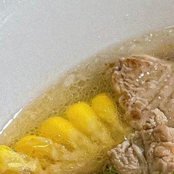 1200🫧排骨汤准备食材：排骨400g 山药一根 玉米一根 胡萝卜一根葱 姜 
