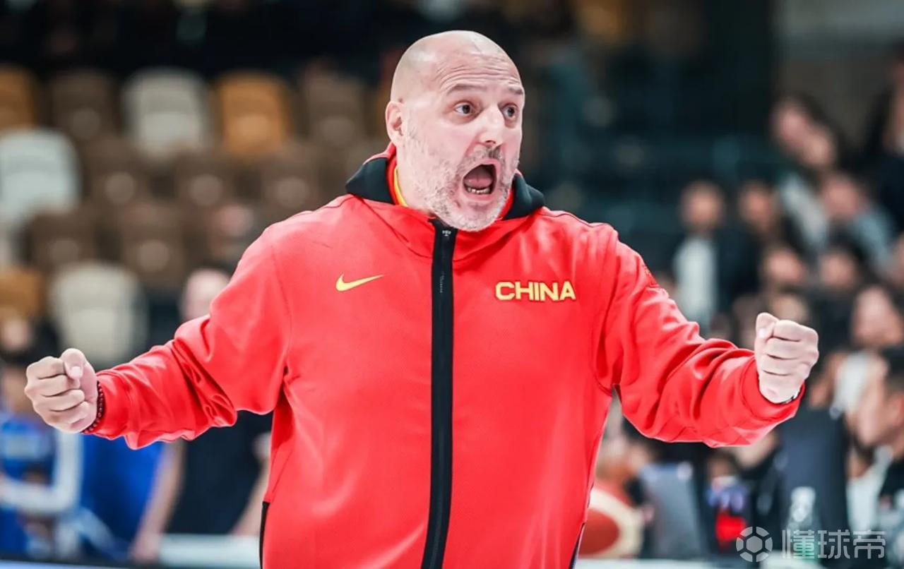 乔尔杰维奇为什么还不下课？自从他上任以后中国男篮三线全败，连创多项尴尬记录！
1