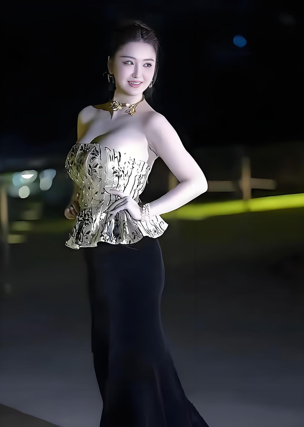 台上气场全开，台下却说自己社恐！183cm世界小姐冠军的反差，戳中了多少人

总