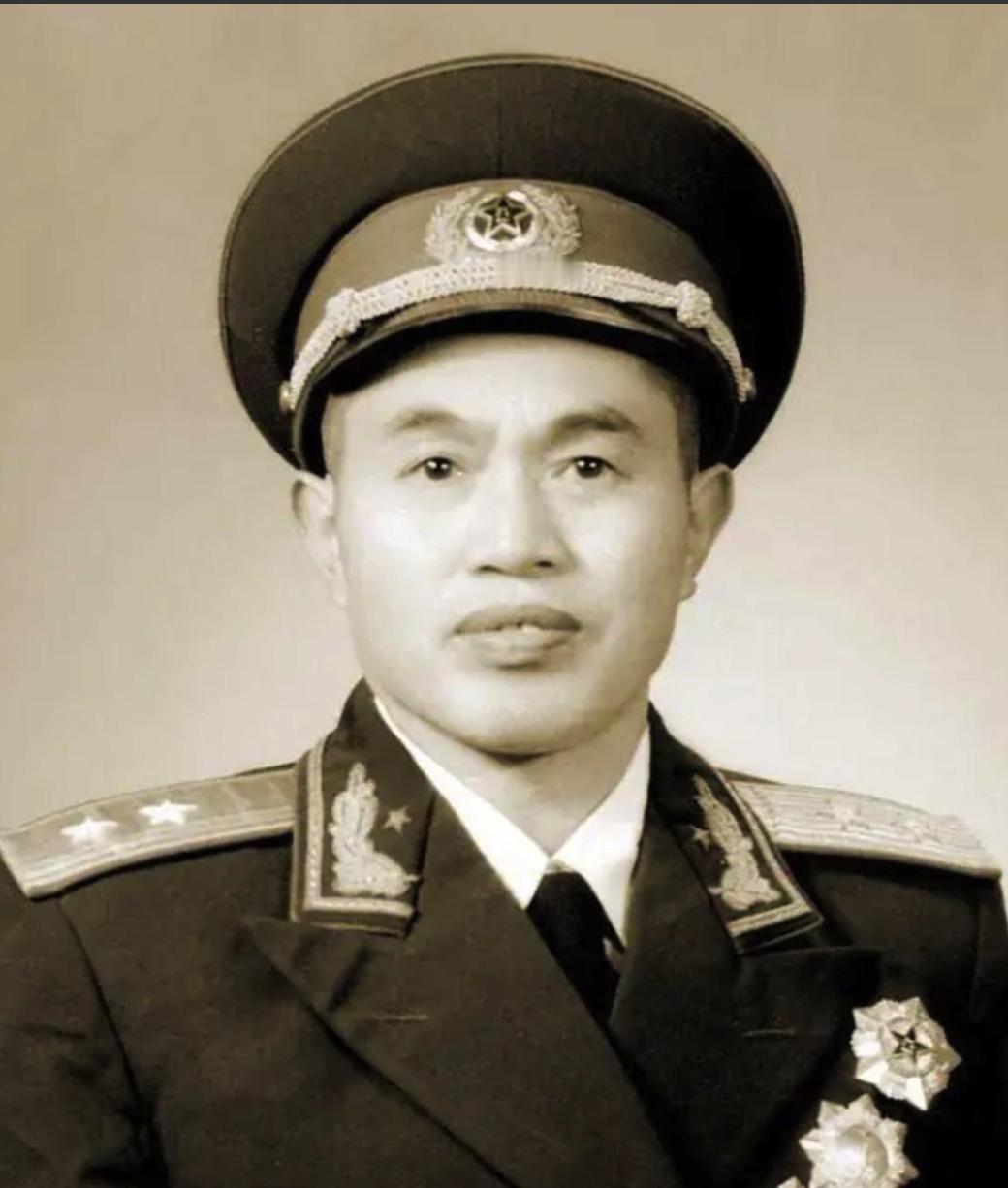 1939年，大学生连长听错命令放跑日军，皮定均怒令枪决！千钧一发，刘伯承一句话救