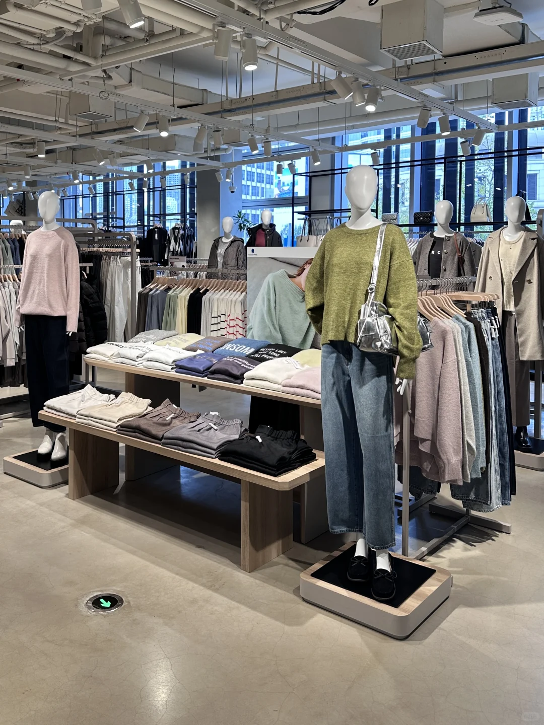 南京西路又开了什么店啊……好日系！
