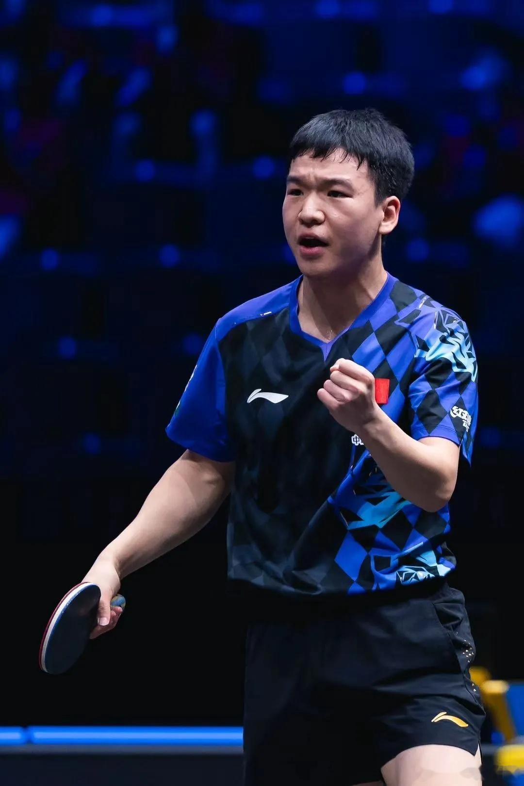 向鹏3比0阿赫梅多夫  2026乒乓球亚锦赛男单第二轮，向鹏3-0(11-9、1