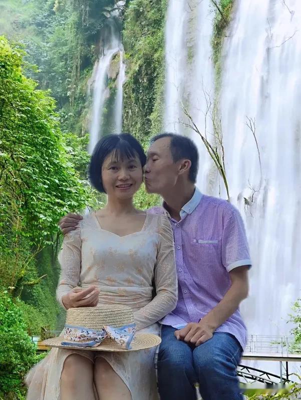之前刷到过一句坊间老话，少夫老妻一生喜，老夫少妻半生叹，以前觉得太绝对，看多了身
