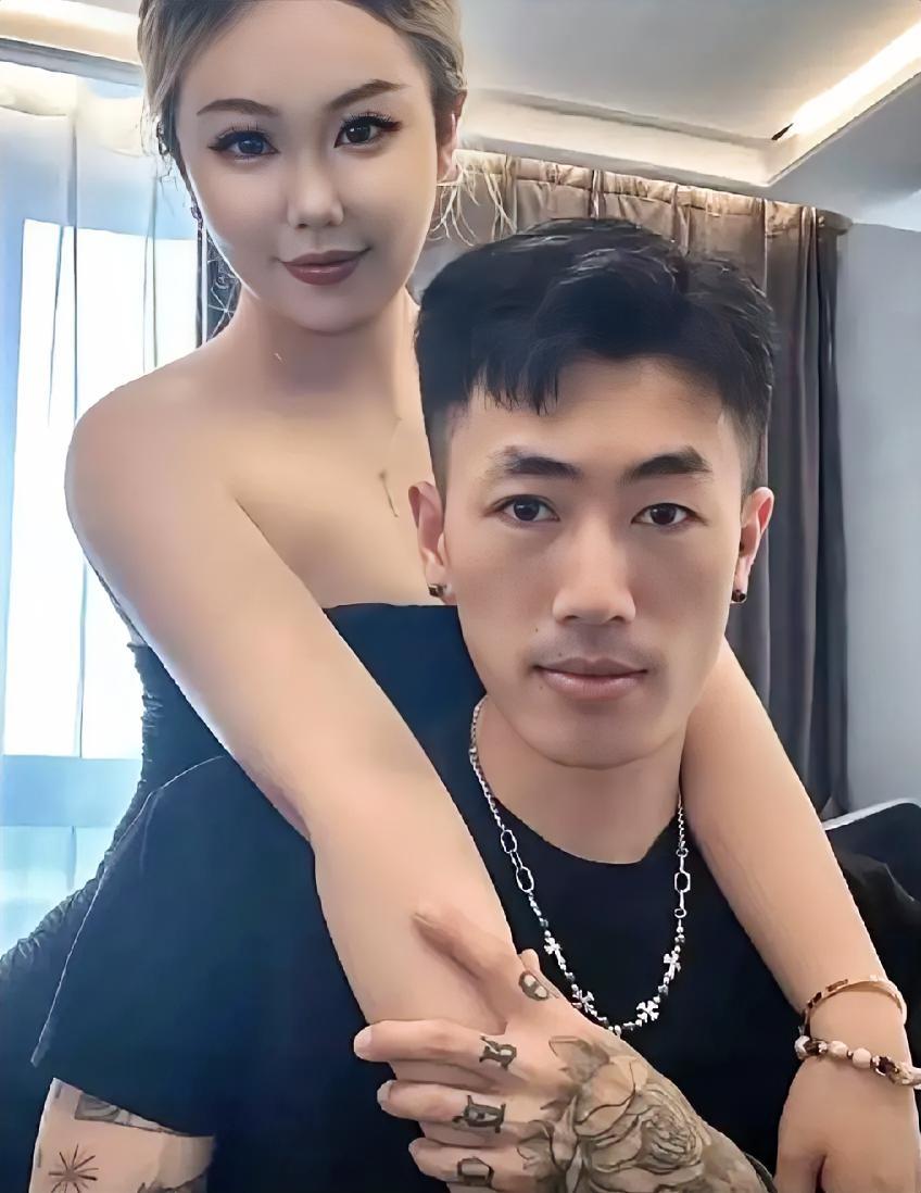 38岁护士带男友进配药区操作，谁该背锅？

现在医院里真是啥事都能冒出来。谁能想