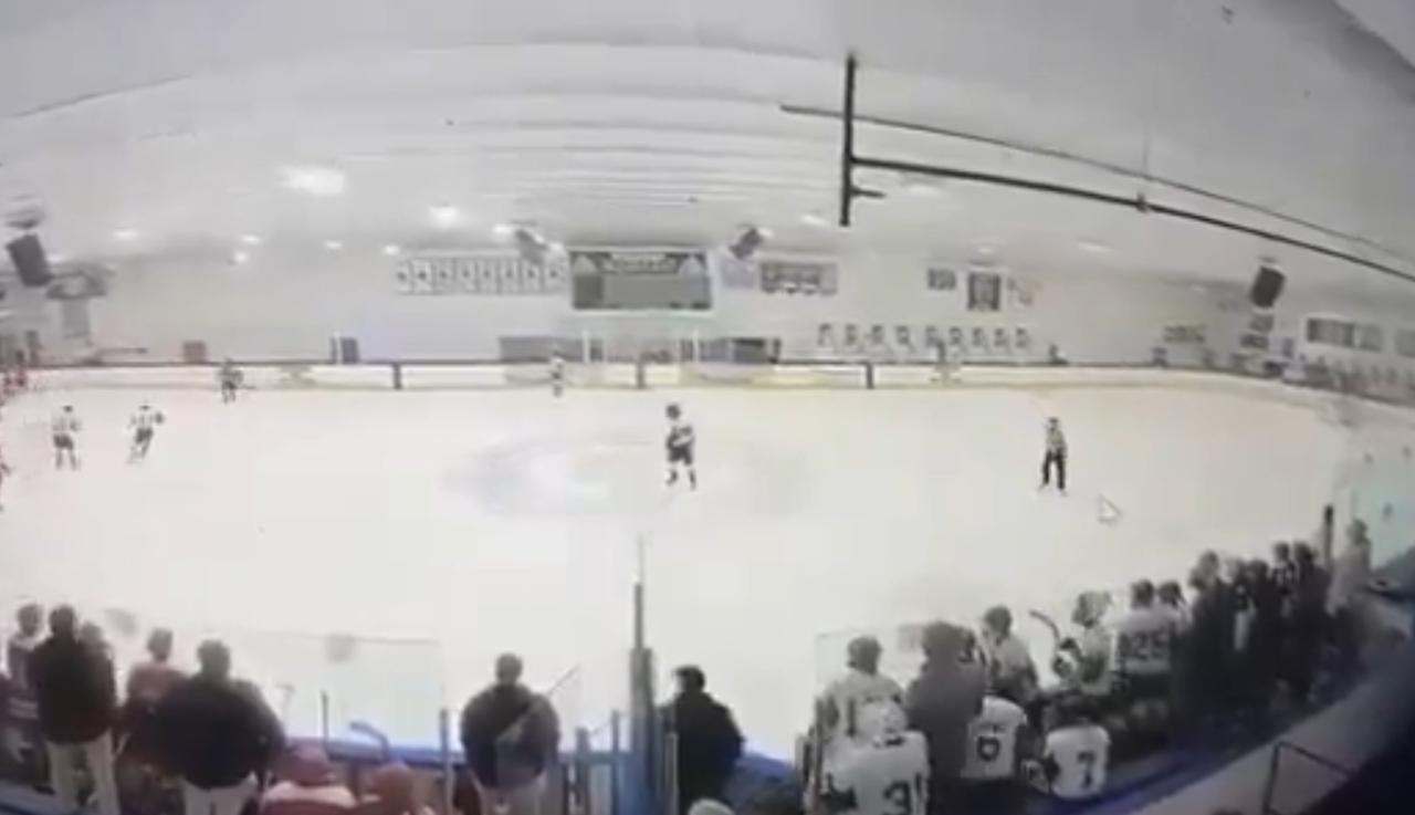 美国罗得岛州波塔基特市（Pawtucket）一个体育馆2月16日发生枪击案，致3