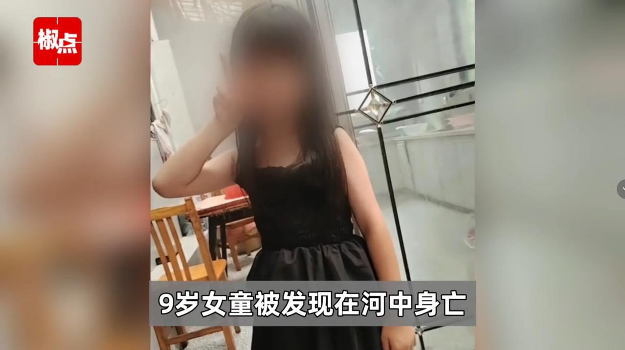 “令人痛心！”湖南一女子在小卖铺打牌上瘾，9岁的女儿要回家，女子竟让女儿独自回家