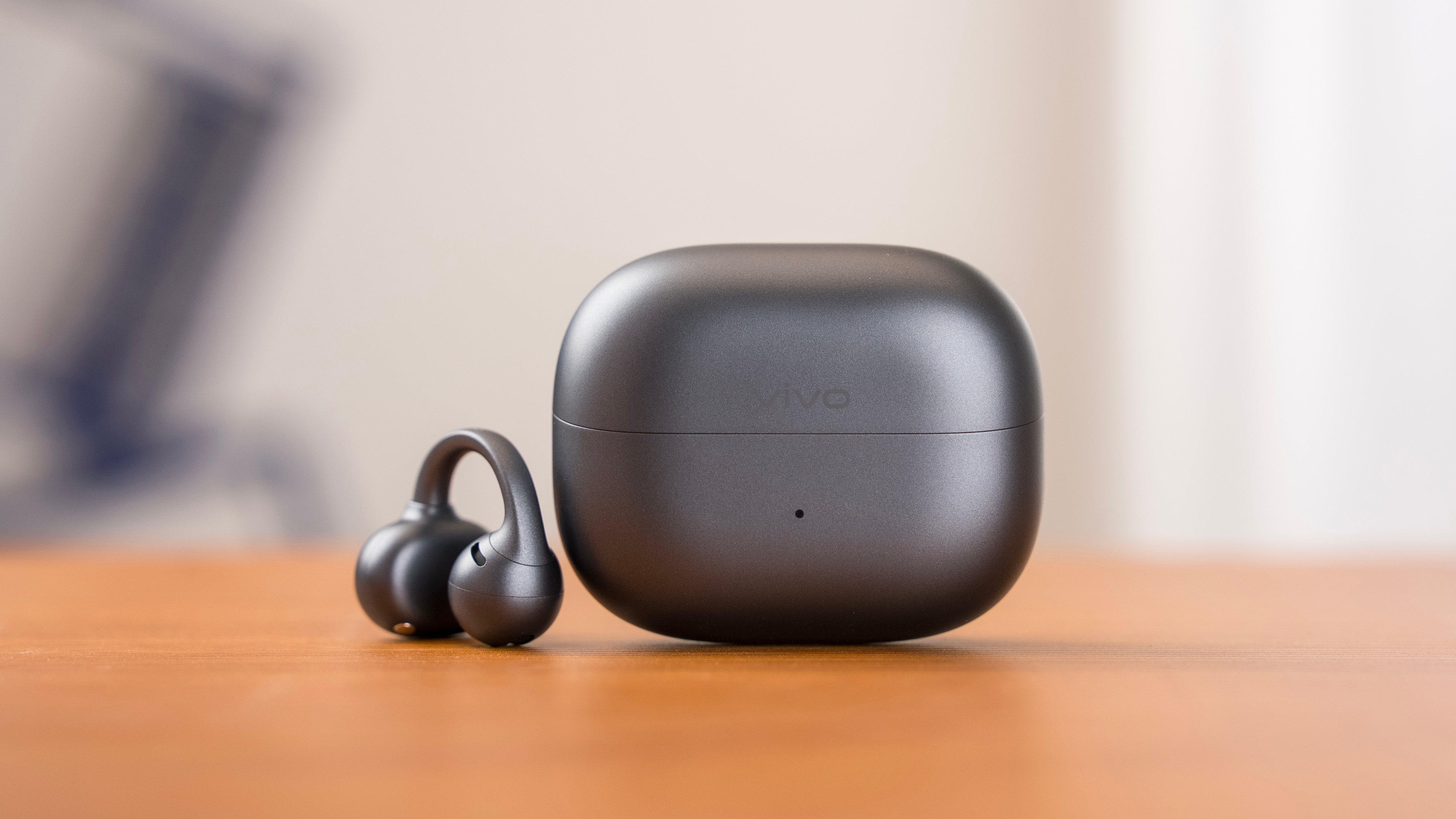 vivo WATCH 6 和vivo Buds Clip开个箱手表这一次的材质和