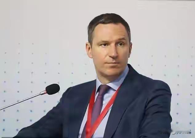 确实有点丢人，俄罗斯的一个部长外逃至美国，竟然成功了！官方虽未确认，不过媒体说的