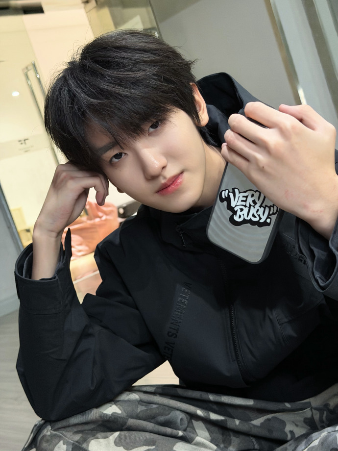 左奇函练习室18宫格左奇函练习室18宫格限定酷盖上线🕶️all black哥感