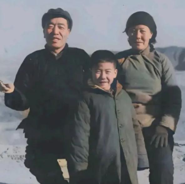 1965年，陈永贵的第一任妻子李虎妞去世后，经人介绍，昔阳县大寨村妇女宋玉林成为