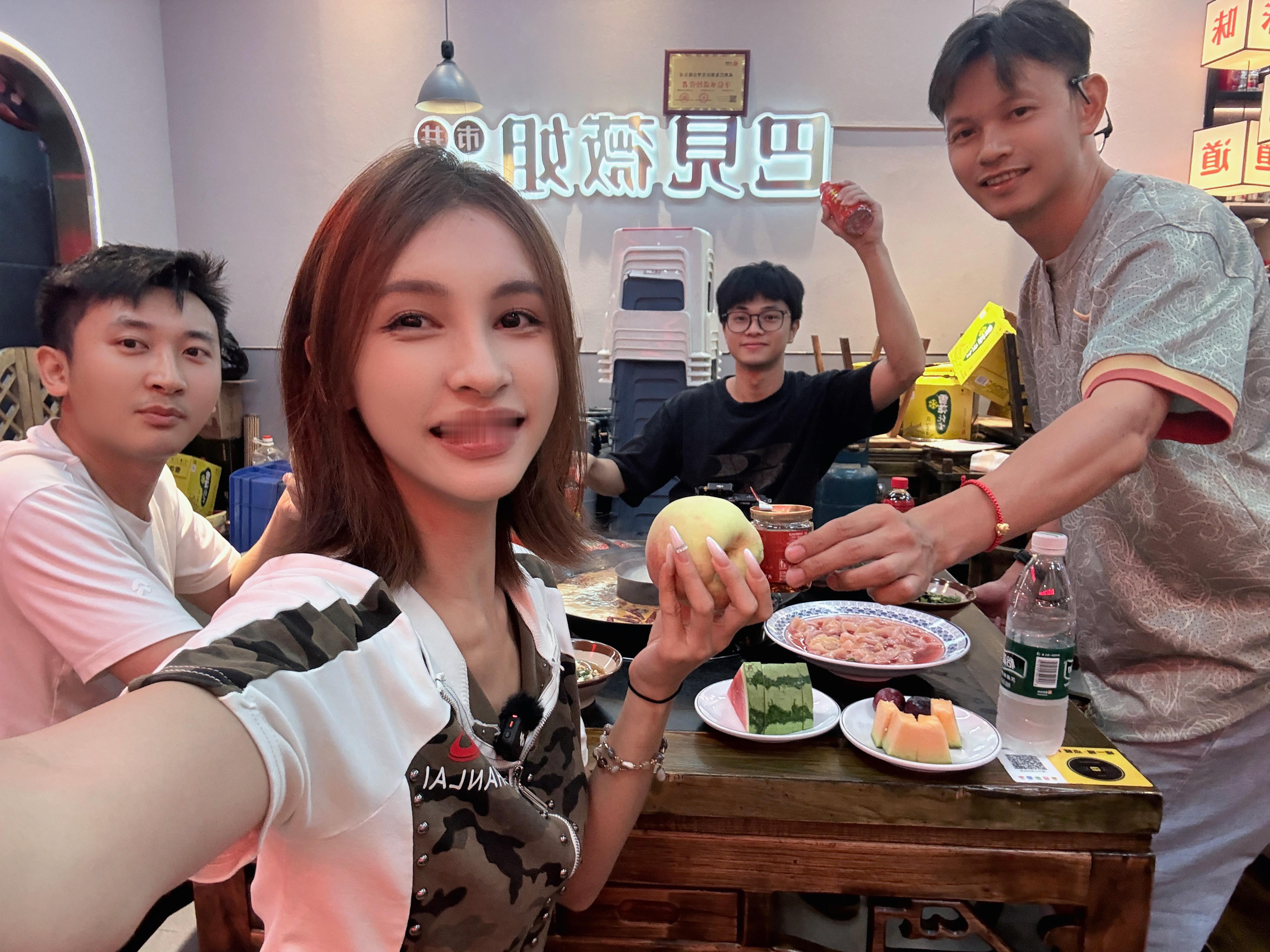来成都第七天，终于吃上火锅了，收工快乐！ 