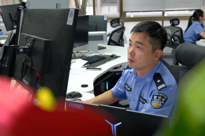 一个学“造飞机”的高材生，在义乌警队反诈10年，荣立个人三等功两次