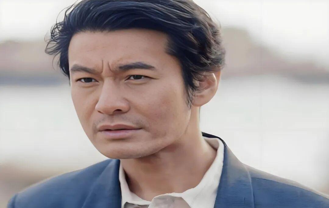 《小城大事》大结局：月海撤镇设市，郑德诚离开其实是得不偿失！

大结局郑德诚终于