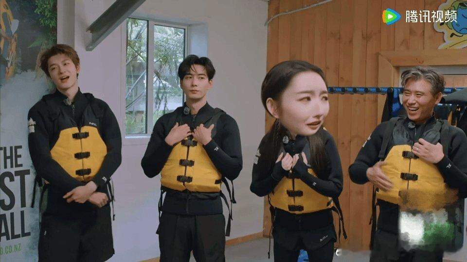 地球超新鲜 我的评分：王玉雯嫌弃到翻白眼地球超新鲜他们沉浸在中二玩乐里尽情嬉闹，