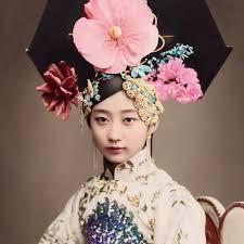 早安  周一好    今天看個新的故事

凝望窗外绚丽的彩霞，迎来的却是漫漫长夜