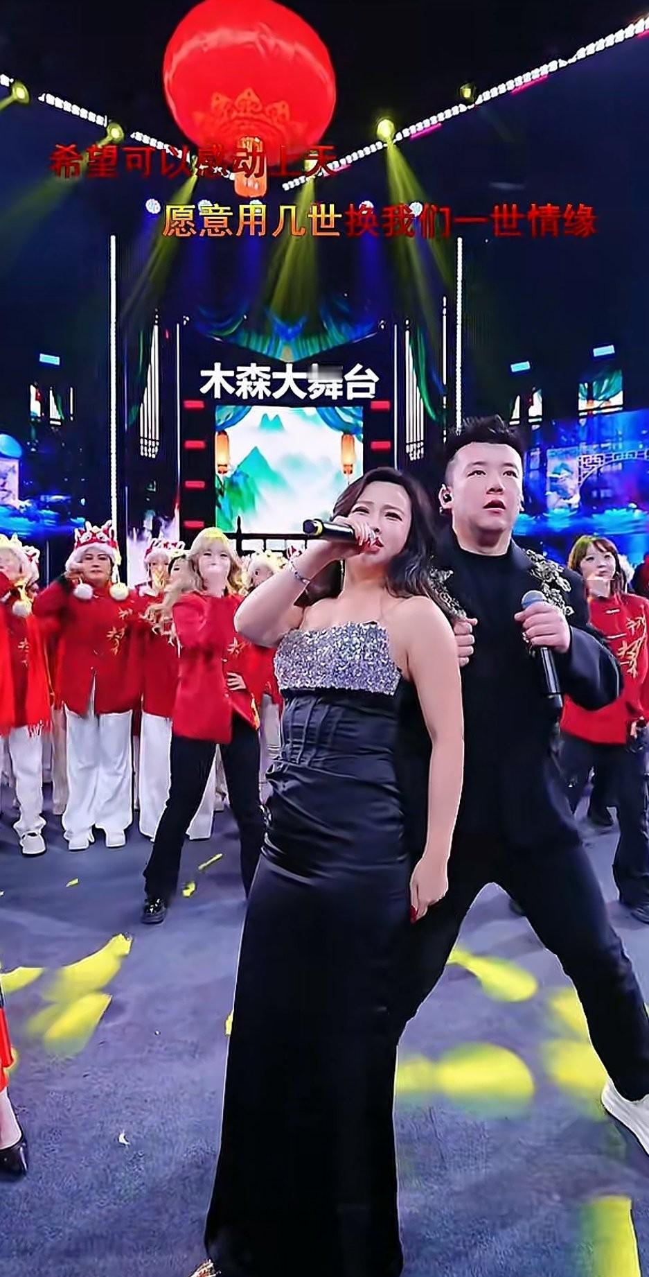 我发现自从木森大舞台搬到西安未央湖之后，这直播间是一天比一天热闹！

就说昨天的