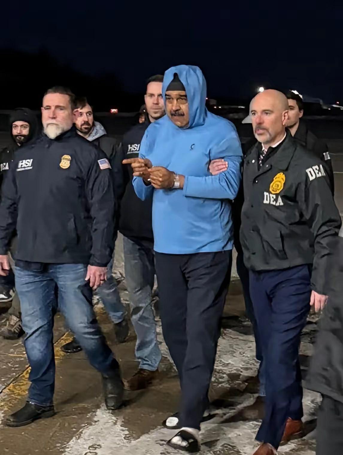 纽约这几天的温度已经到了零下，大约零下两度左右。这个温度，我国普通百姓都穿羽绒服