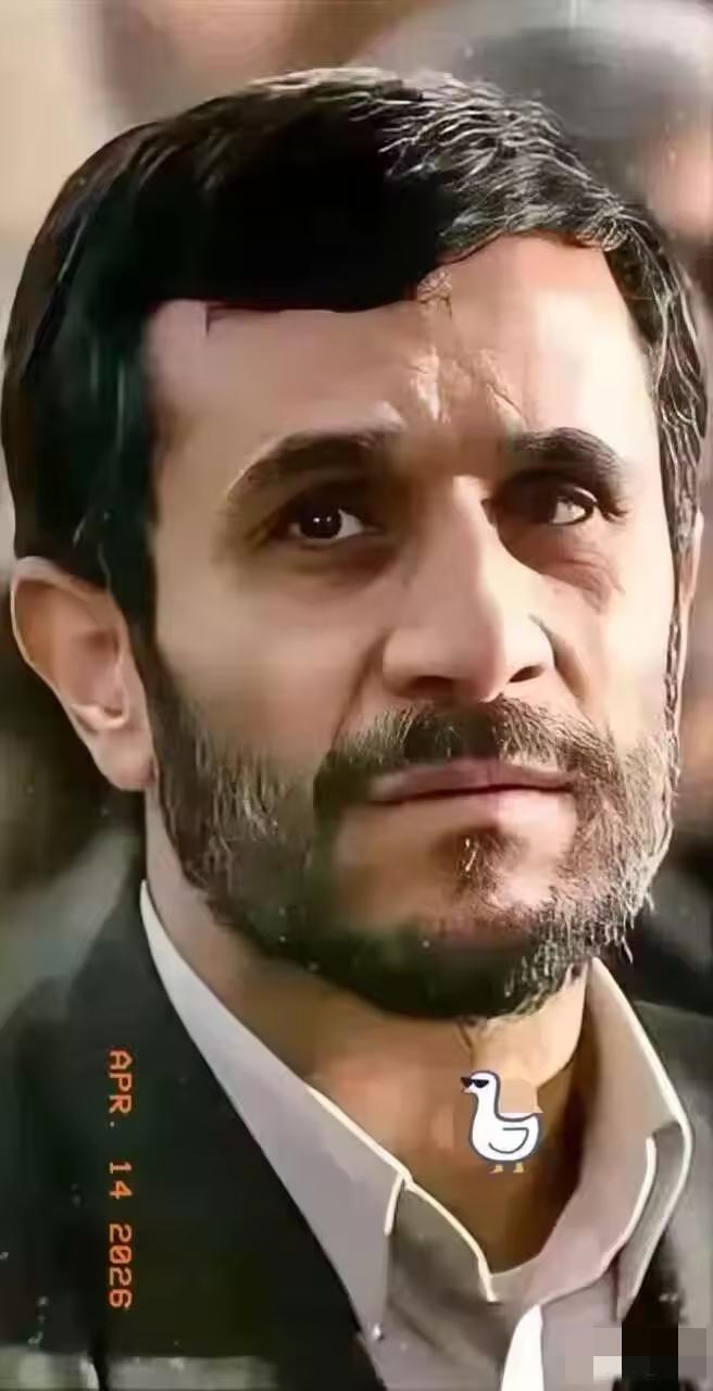 伊朗传来新消息！
2026年4月15日，伊朗扔出了一颗让全世界都傻眼的“精神核弹