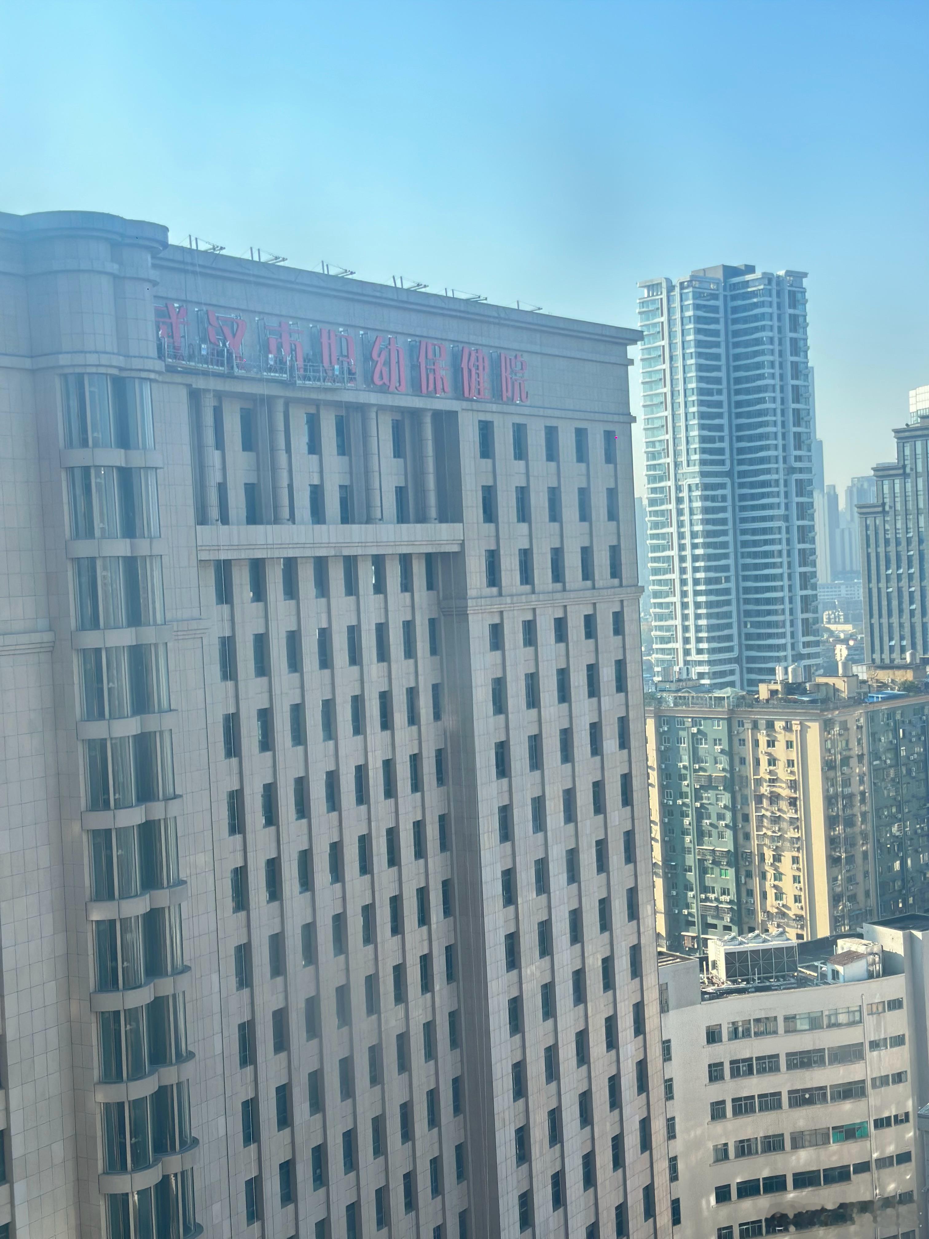 出生76天的小侄子住院三次，第一次出生第二天医生怀疑怕被羊水呛到，建议住院观察，