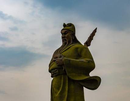 千年武圣，半生孤寒！读懂关羽的一生，才懂人间巅峰