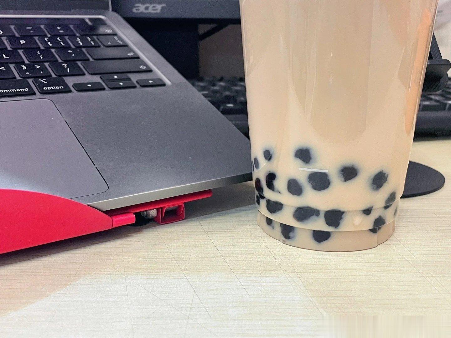 马上立冬了，喝奶茶一定要加珍珠，常听老人说“冬吃珍珠夏吃姜”，珍珠跟黑豆营养相似