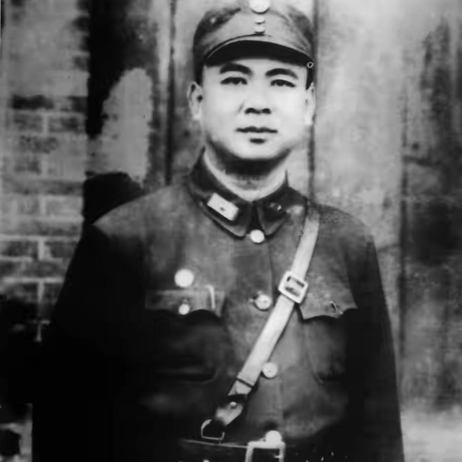 吴石陈宝仓遇害后，蒋介石又对另一中将下杀手：抬到刑场上枪毙…
 
1952年4月