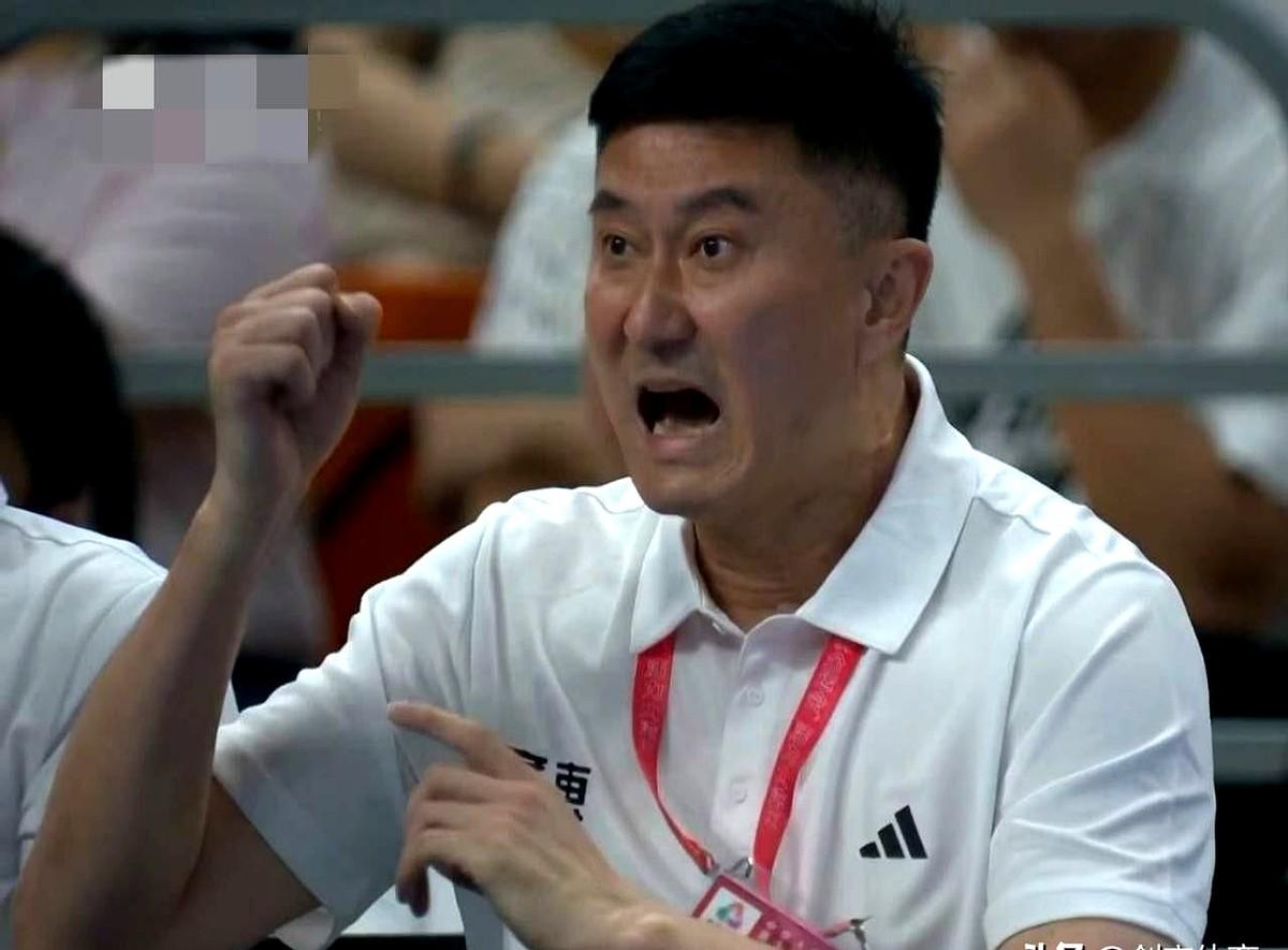 辽宁不是纸老虎。

广东刚虐天津42分，却没人笑得出来。

漏洞在上半场底线，三