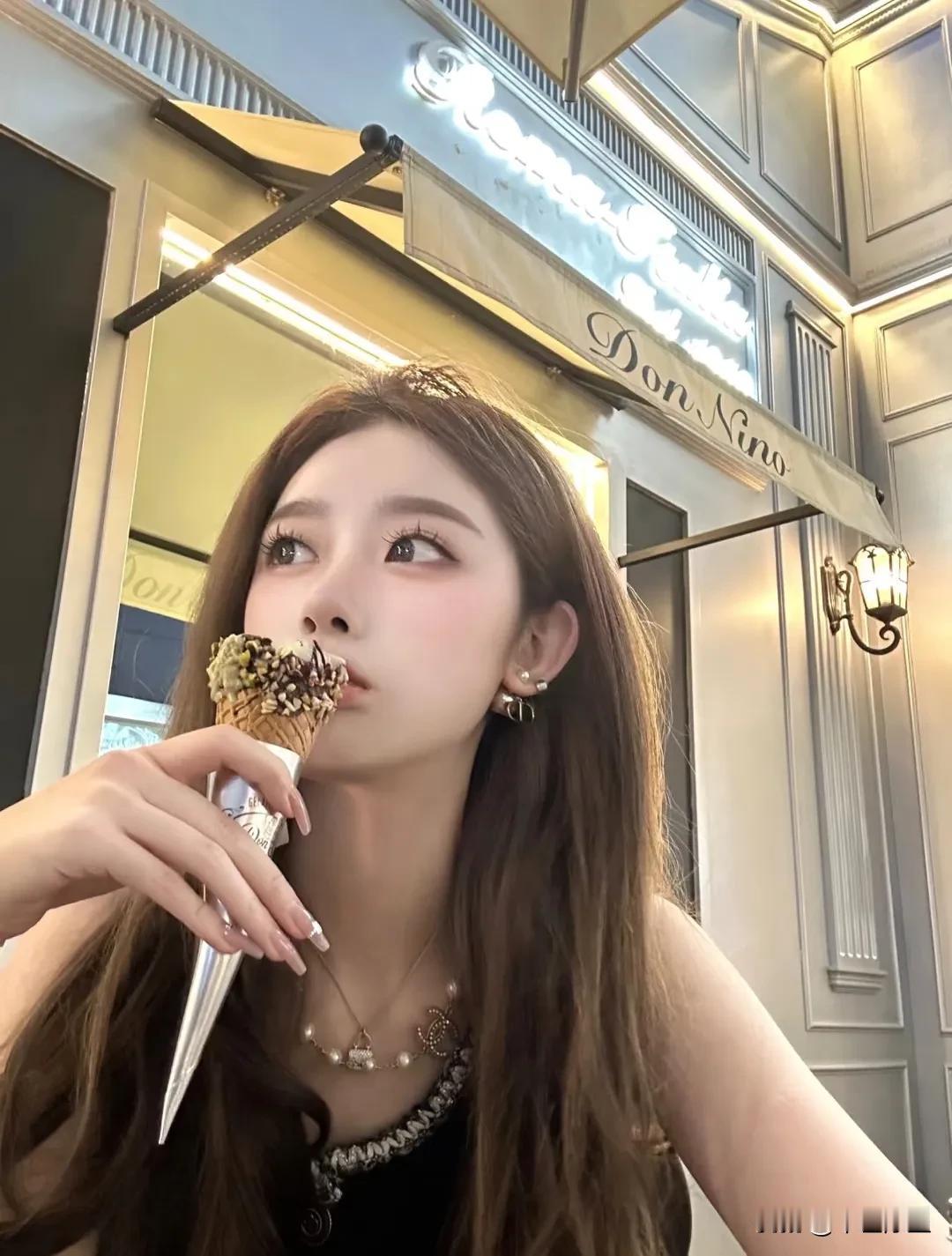 未来十年女生风口行业

1、宠物行业
2、疗愈行业
3、健康管理
4、二次元乙游