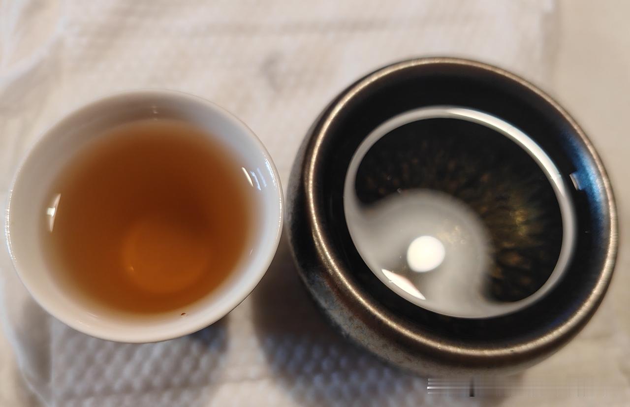 受台风影响，今天宁波依然是雨水天气。本来想骑自行车附近转转，也改为在家喝茶。其实