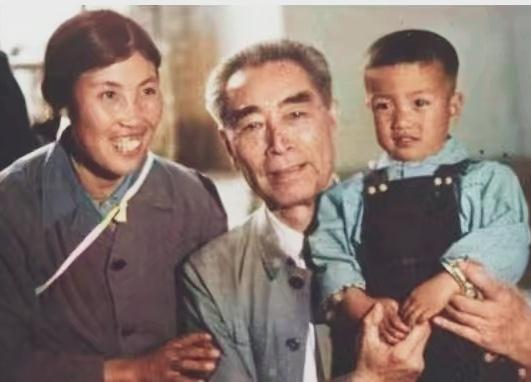 “这就是大寨精神未来的接班人！”那年，周总理又一次来到大寨，抱起郭凤莲的儿子这样