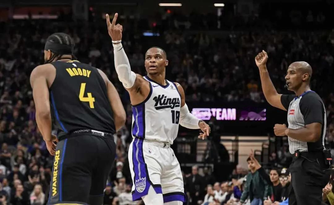 威少（拉塞尔·韦斯布鲁克）作为NBA的球员，已经经历了许多起伏和转变。在他的职业